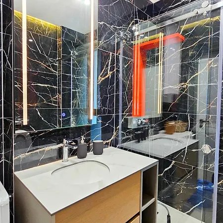 City Chic Vlore Exterior photo